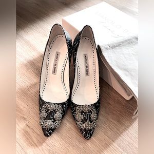 Manolo Blahnik Hangisi Buckle Pumps Printed Leather